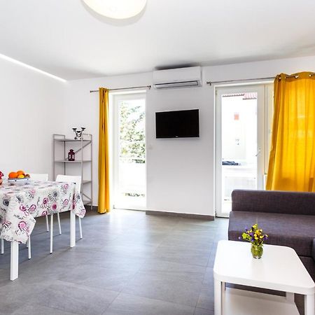 Golden Island Apartments クルク エクステリア 写真
