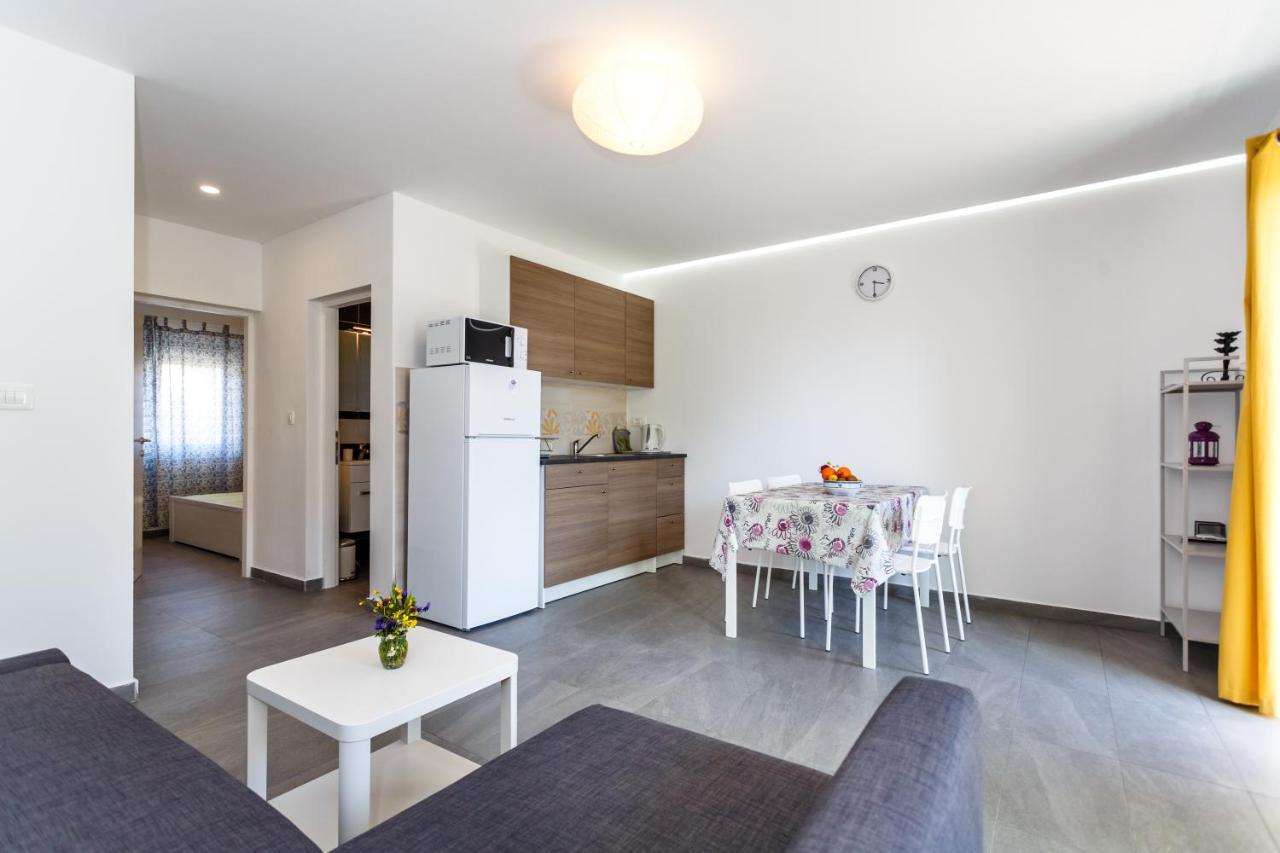 Golden Island Apartments クルク エクステリア 写真