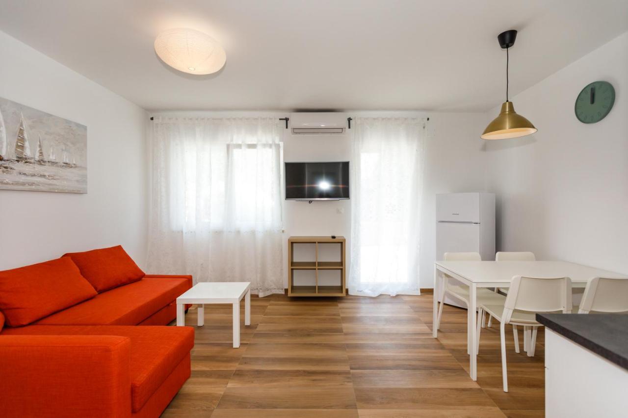 Golden Island Apartments クルク エクステリア 写真