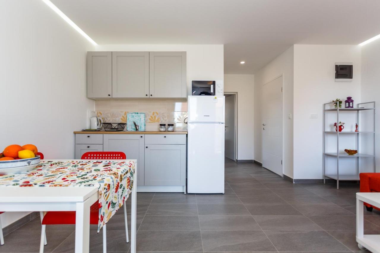 Golden Island Apartments クルク エクステリア 写真
