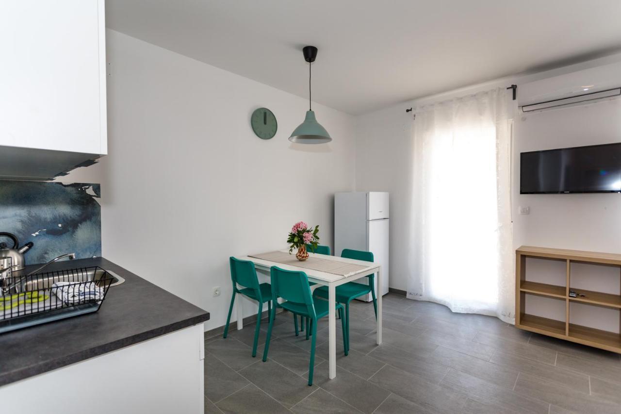 Golden Island Apartments クルク エクステリア 写真