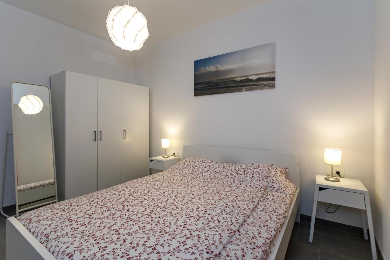 Golden Island Apartments クルク エクステリア 写真