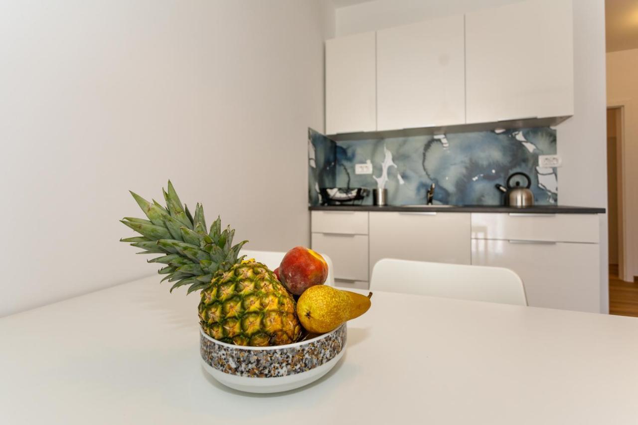 Golden Island Apartments クルク エクステリア 写真