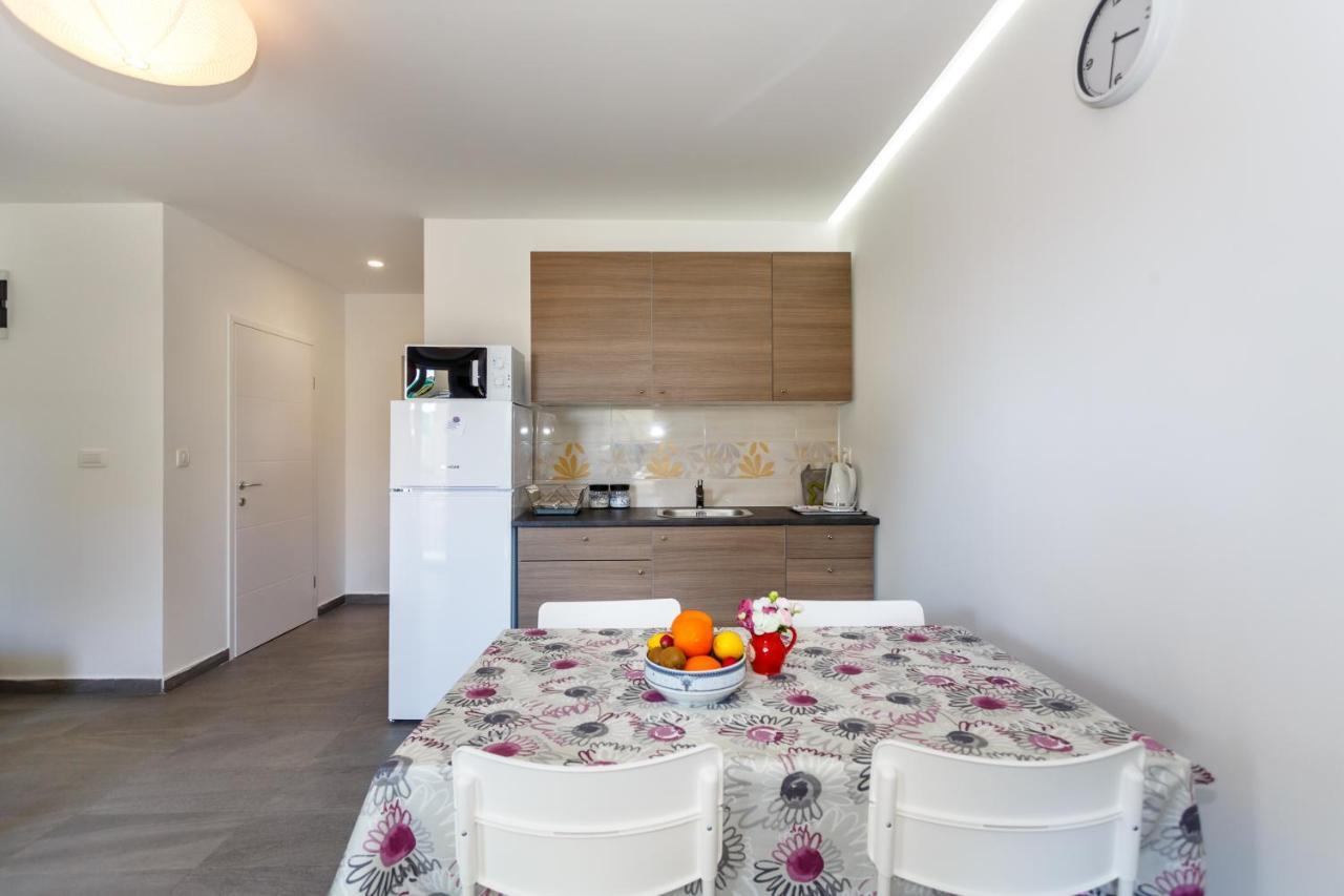 Golden Island Apartments クルク エクステリア 写真